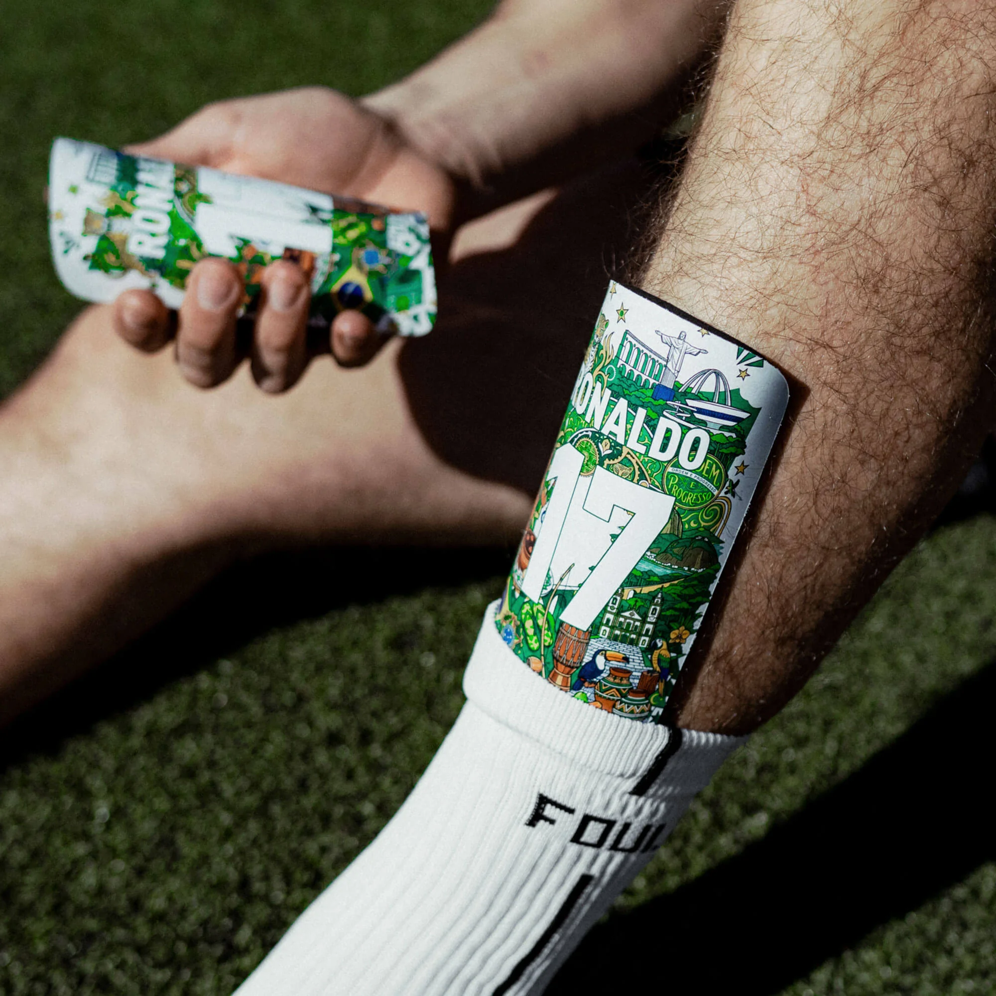 Fotbalové chrániče - Light Brazilský design + vlastní ID(4)